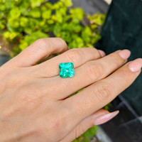 4.13 Ct. Emerald from Colombia Life Style