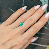 1.05 Ct. Emerald from Colombia Life Style