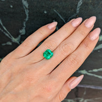 3.50 Ct. Emerald from Colombia Life Style