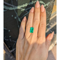2.70 Ct. Emerald from Colombia Life Style