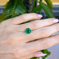 1.90 Ct. Emerald from Zambia Life Style