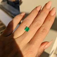 1.05 Ct. Emerald from Afghanistan Life Style