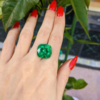 14.01 Ct. Emerald from Colombia Life Style