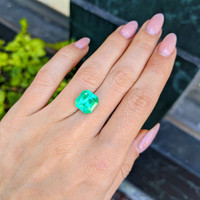 5.38 Ct. Emerald from Colombia Life Style