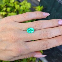 2.85 Ct. Emerald from Colombia Life Style