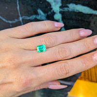 1.73 Ct. Emerald from Colombia Life Style