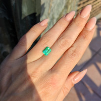 1.73 Ct. Emerald from Colombia Life Style