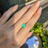 1.74 Ct. Emerald from Colombia Life Style