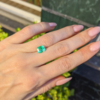 1.74 Ct. Emerald from Colombia Life Style