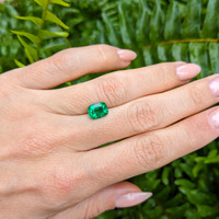 1.52 Ct. Emerald from Colombia Life Style