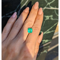 2.07 Ct. Emerald from Colombia Life Style