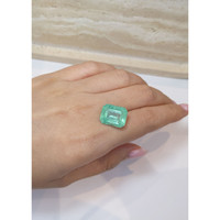 12.70 Ct. Emerald from Colombia Life Style