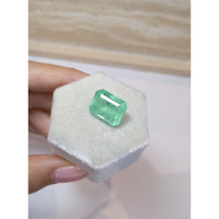 12.70 Ct. Emerald from Colombia Life Style