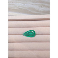 10.90 Ct. Emerald from Colombia Life Style