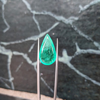 10.90 Ct. Emerald from Colombia Life Style