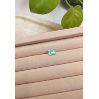 1.70 Ct. Emerald from Russia Life Style