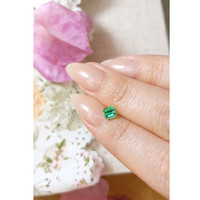 0.50 Ct. Emerald from Russia Life Style