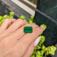 9.20 Ct. Emerald from Zambia Life Style