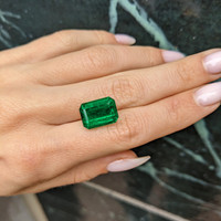9.20 Ct. Emerald from Zambia Life Style