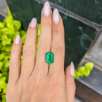 5.39 Ct. Emerald from Colombia Life Style