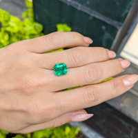 3.24 Ct. Emerald from Colombia Life Style
