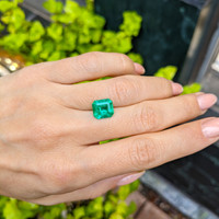 2.81 Ct. Emerald from Colombia Life Style