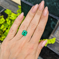 2.81 Ct. Emerald from Colombia Life Style