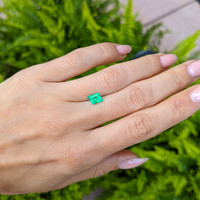 0.77 Ct. Emerald from Colombia Life Style