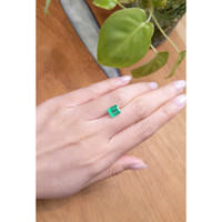 2.23 Ct. Emerald from Brazil Life Style