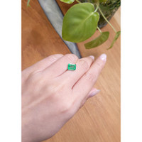 2.23 Ct. Emerald from Brazil Life Style
