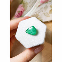 9.20 Ct. Cabochon Emerald from Zambia Life Style