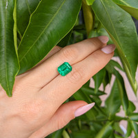 2.98 Ct. Emerald from Zambia Life Style