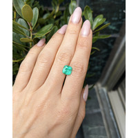 1.89 Ct. Emerald from Colombia Life Style