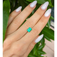 1.06 Ct. Emerald from Colombia Life Style