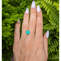1.73 Ct. Emerald from Colombia Life Style
