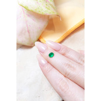 0.99 Ct. Cabochon Emerald from Zambia Life Style