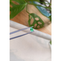 0.50 Ct. Emerald from Russia Life Style