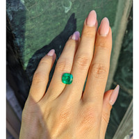 2.52 Ct. Emerald from Colombia Life Style