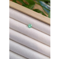 0.90 Ct. Emerald from Russia Life Style