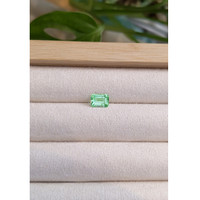 0.97 Ct. Emerald from Russia Life Style