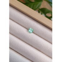 0.98 Ct. Emerald from Russia Life Style