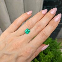 1.78 Ct. Emerald from Ethiopia Life Style