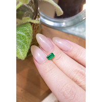 0.50 Ct. Emerald from Russia Life Style