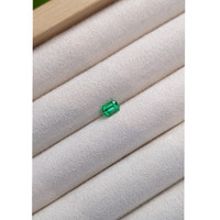0.52 Ct. Emerald from Russia Life Style