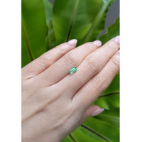 0.75 Ct. Emerald from Russia Life Style