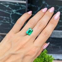 3.43 Ct. Emerald from Zambia Life Style