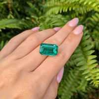11.50 Ct. Emerald from Zambia Life Style