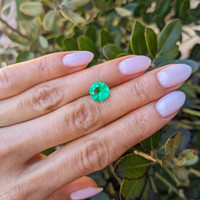 2.28 Ct. Emerald from Zambia Life Style