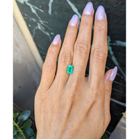 2.21 Ct. Emerald from Colombia Life Style