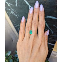 2.21 Ct. Emerald from Colombia Life Style